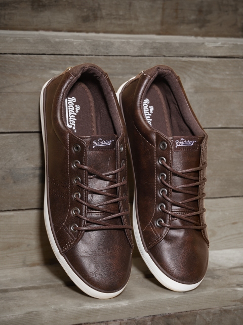 

Roadster Men Brown Sneakers
