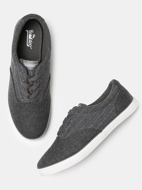 

Roadster Men Grey Sneakers