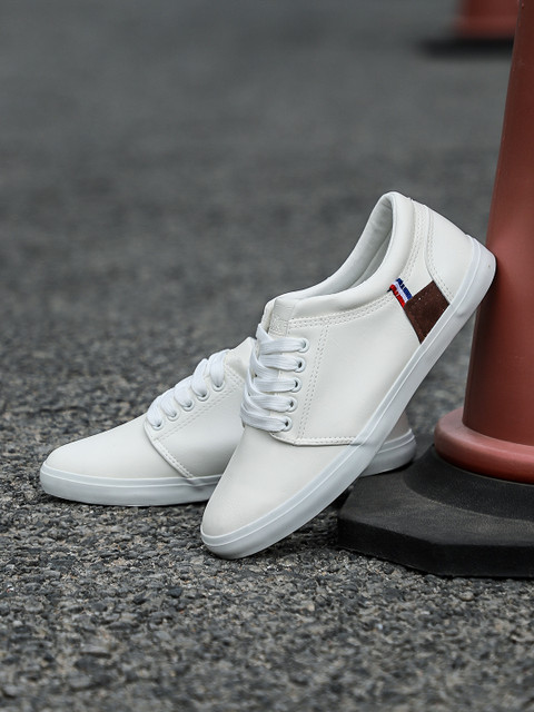 

Roadster Men White Solid Sneakers