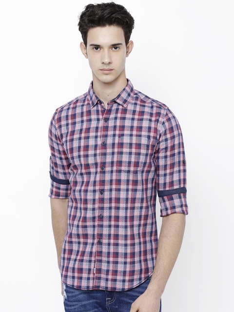 

LOCOMOTIVE Men Navy Blue & Red Slim Fit Checked Casual Shirt