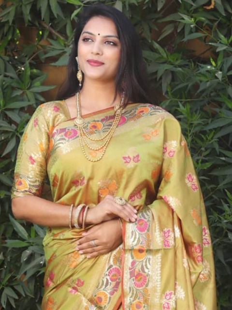 

ODETTE Green Woven Design Zari Saree