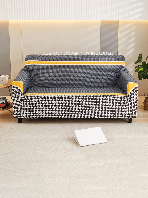 

HOUSE OF QUIRK Black & White Printed Sofa Cover