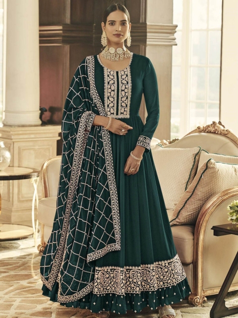 

ODETTE Women Green & Rose gold Ethnic Motifs Embroidered Kurta with Trousers & Dupatta