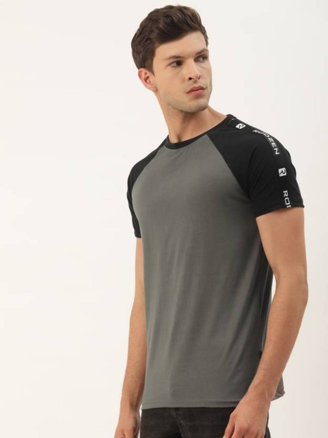 

Rodzen Men Grey & Black Colourblocked Pure Cotton T-shirt