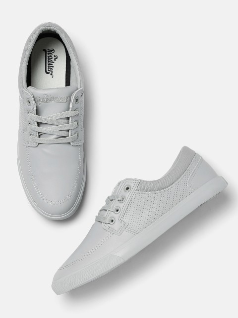 

Roadster Men Grey Sneakers