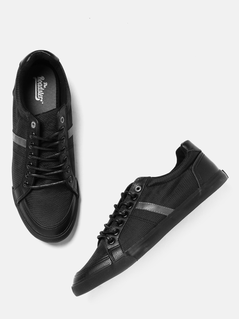 

Roadster Men Black Sneakers