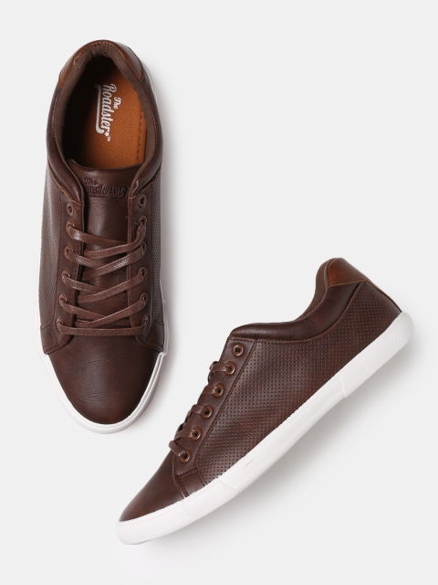 

Roadster Men Brown Sneakers