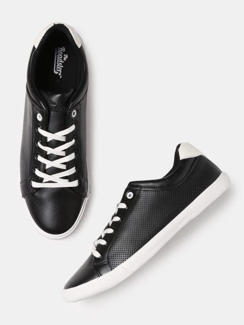 

Roadster Men Black Sneakers