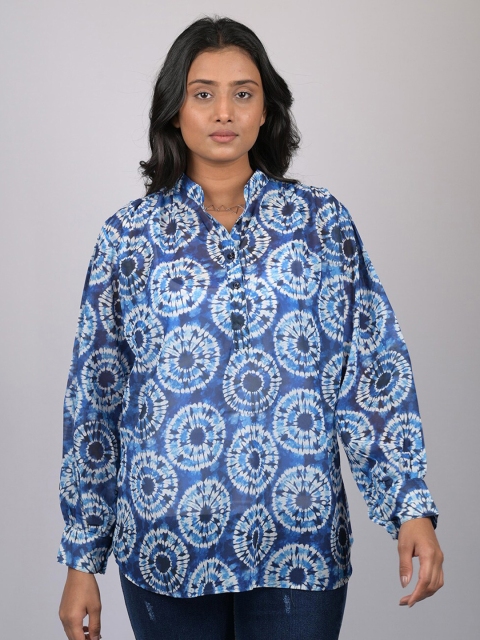 

OWO THE LABEL Blue Print Mandarin Collar Georgette Shirt Style Top