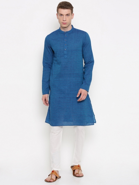

Freehand Men Blue & White Self-Design Kurta with Pyjamas