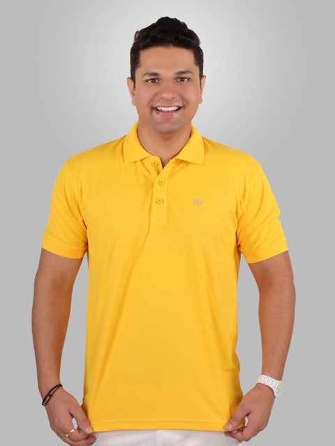 

The Label Bar Men Yellow Solid Polyester Polo Collar T-shirt