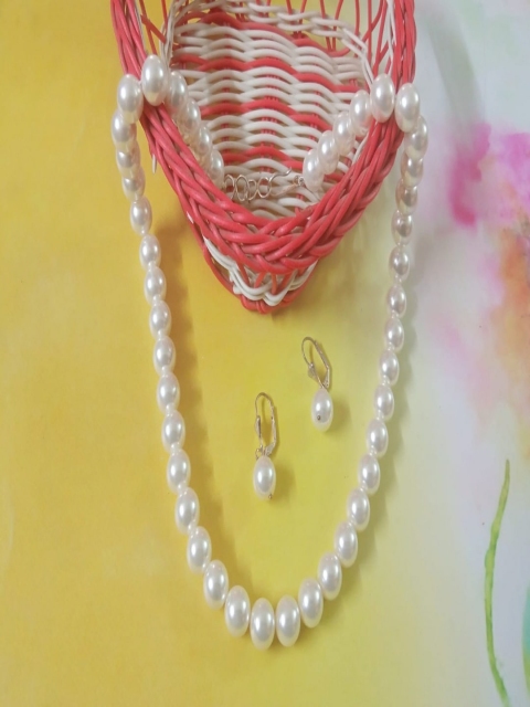 

Runjhun Gold-Plated & White Beaded Jewellery Set