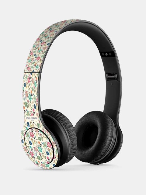 

macmerise Black & White Printed P47 Bluetooth Wireless On-Ear Headphones With Mic