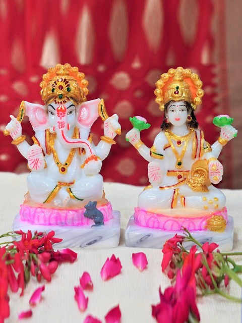 

Gallery99 Set Of 2 White & Pink Printed Marble Showpieces