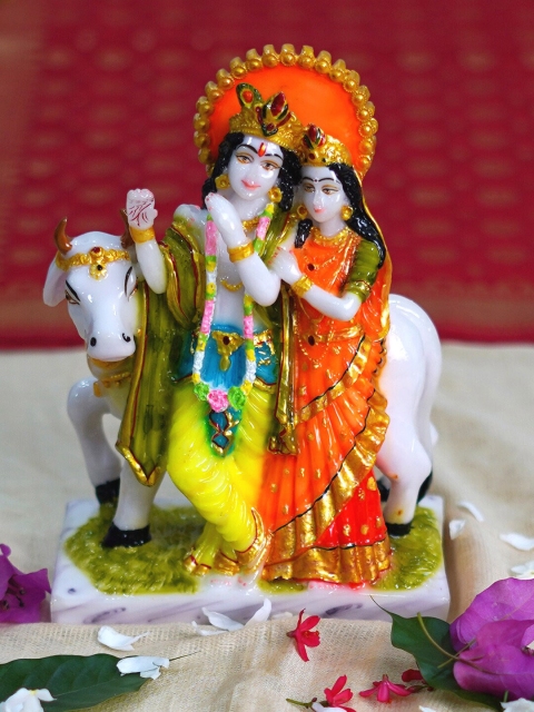 

Gallery99 White & Green Radha Krishna Idol Showpiece