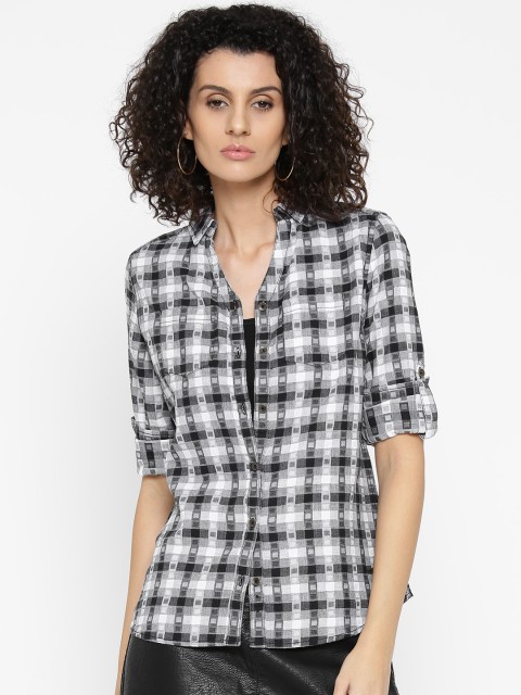 

Roadster Women Black & White Slim Fit Checked Casual Shirt
