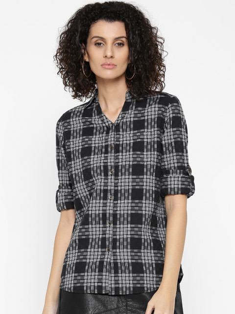 

Roadster Women Black & White Slim Fit Checked Casual Shirt
