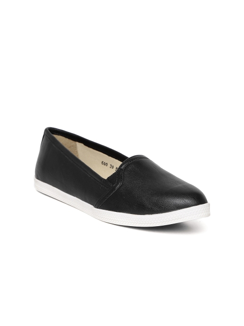 

Carlton London Women Black Solid Flat Shoes