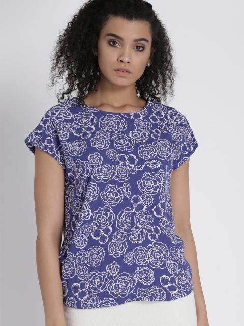 

Chemistry Women Blue & White Printed Top