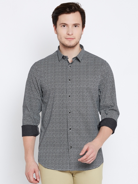 

Blackberrys Men Black & White Slim Fit Printed Casual Shirt