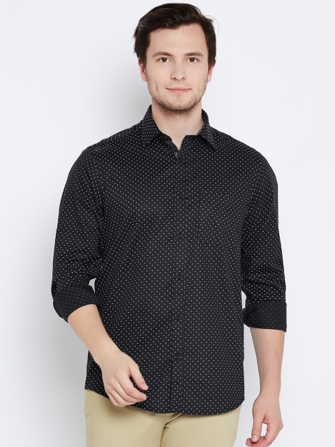 

Blackberrys Men Black & White Slim Fit Printed Casual Shirt