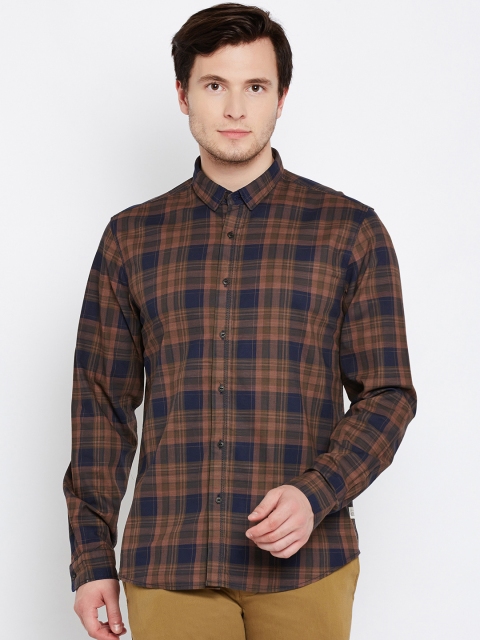 

Blackberrys Men Brown & Navy Slim Fit Checked Casual Shirt