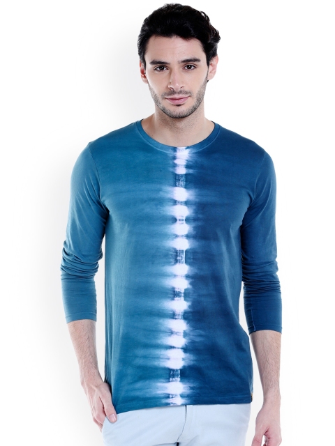 

Campus Sutra Men Blue Printed Round Neck T-shirt