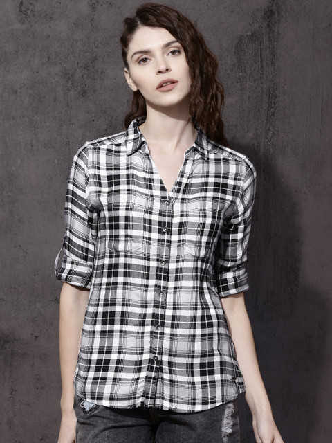 

Roadster Women Black & White Slim Fit Checked Casual Shirt