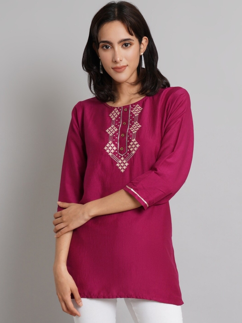 

Risirioutfit Magenta Solid Thread Work Kurti