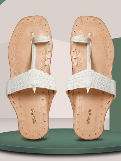 

OLIVE MIST Women White Ethnic Handcrafted Leather Kolhapuri One Toe Flats