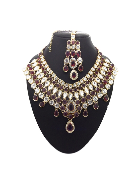 

FEMMIBELLA Maroon & White Gold-Plated Kundan Studded Necklace & Maangtikka Set