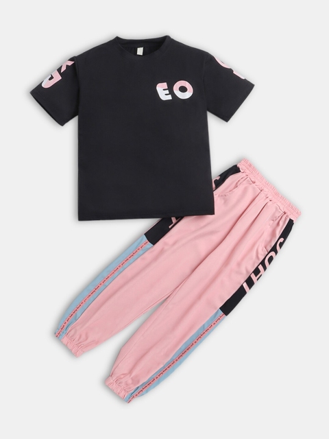 

Hopscotch Girls Black & Pink Printed T-shirt with Jogger