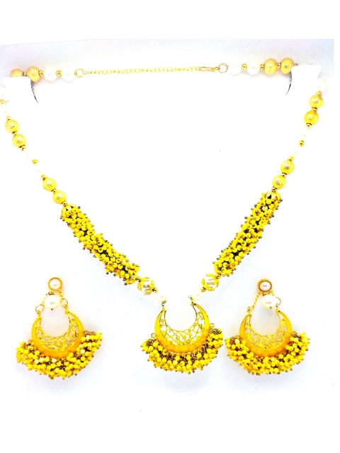 

Kshitij Jewels Gold-Plated Yellow Artificial Stones & Beads-Beaded Jewellery Set