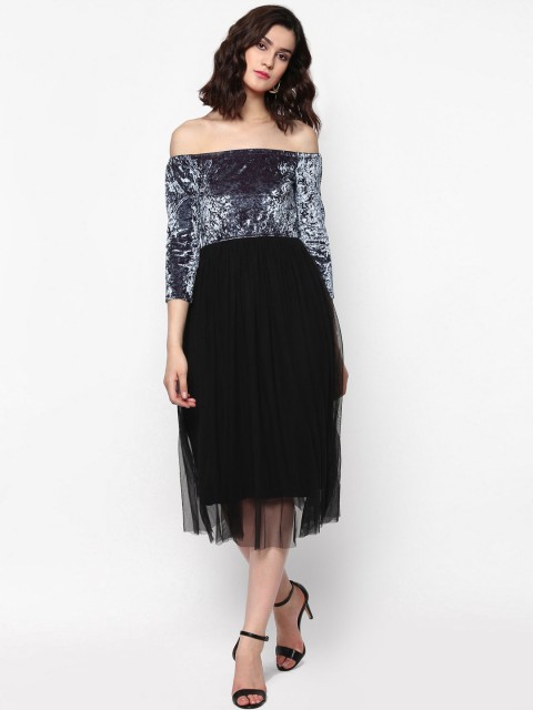 

SASSAFRAS Women Black & Grey Colourblocked Velvet Finish Fit and Flare Dress