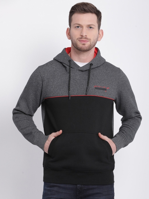 

t-base Men Black Colourblocked Sweatshirt