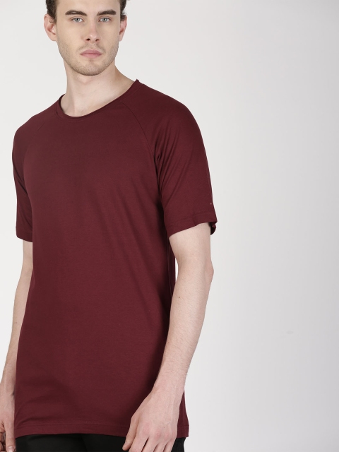 

ether Men Maroon Solid Round Neck T-shirt