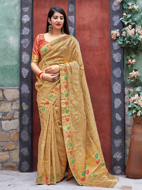 

MONJOLIKA FASHION Cream-Coloured Woven Design Zari Silk Blend Banarasi Saree