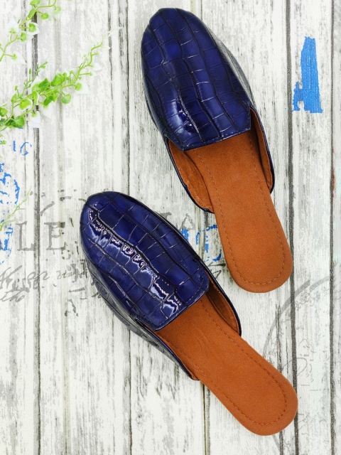 

Sayera Women Blue Textured Mules Flats