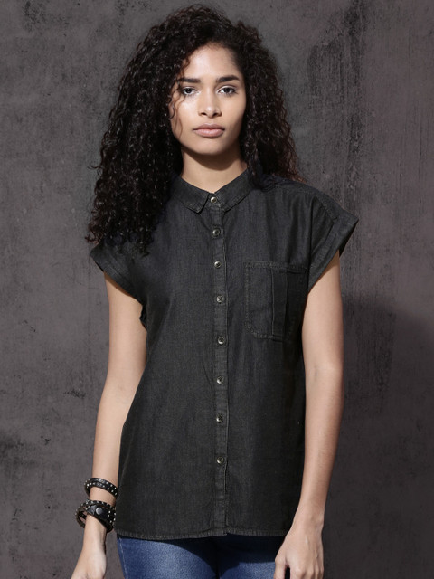 

Roadster Women Black Regular Fit Solid Casual Shirt