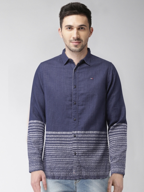 

Tommy Hilfiger Men Navy Blue Regular Fit Striped Casual Shirt