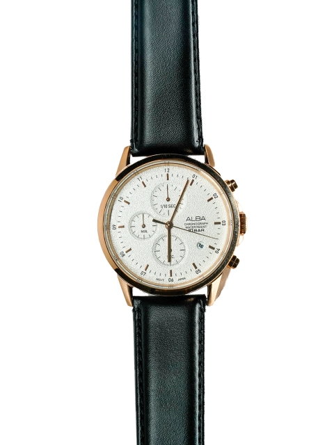 

Alba Men White Dial & Black Leather Straps Analogue Watch