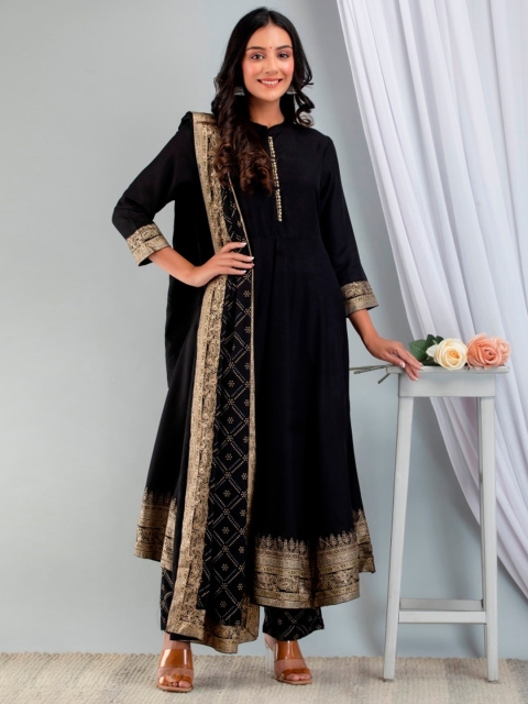 

Fusion Threads Women Black Printed Kurta with Trousers & Dupatta