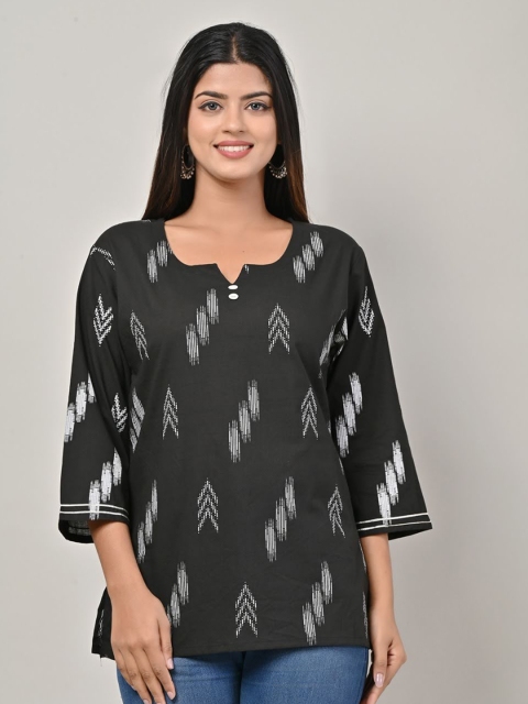 

Swasti Black & White Geometric Printed Pure Cotton Kurti