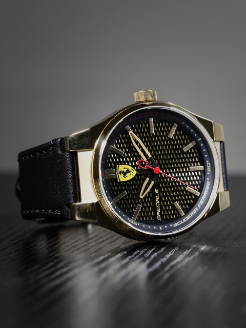 

SCUDERIA FERRARI Men Gold-Toned & Black Analogue Watch 0830415