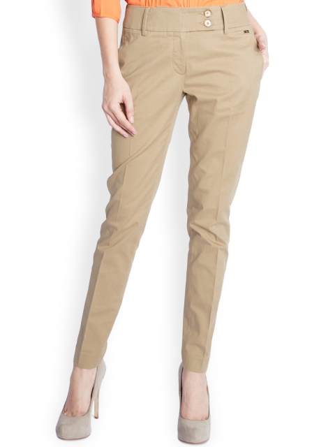 

Park Avenue Women Beige Tapered Fit Printed Chinos