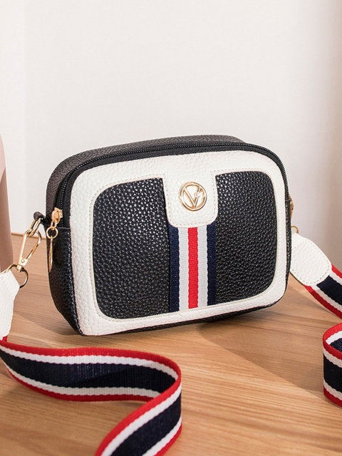 

Diva Dale Black Colourblocked Structured Sling Bag