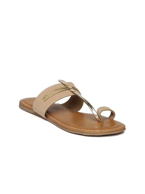 

Inc 5 Women Beige Solid Kolhapuris
