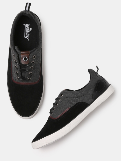 

Roadster Men Black Sneakers