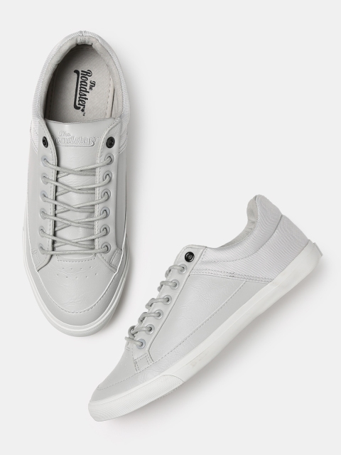 

Roadster Men Grey Sneakers