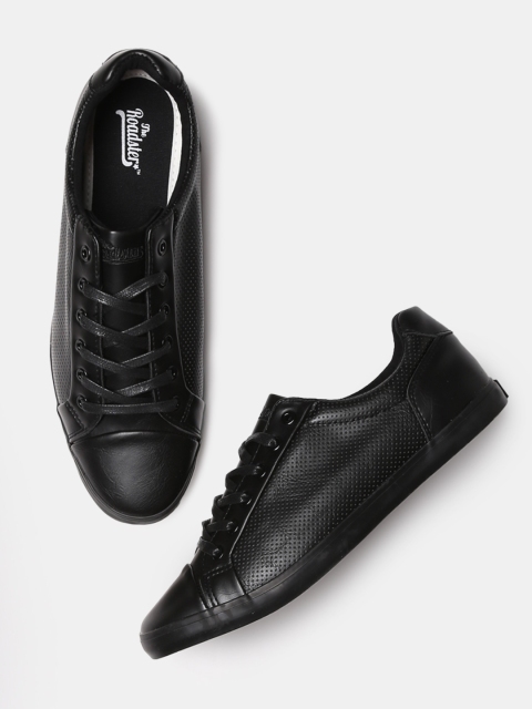 

Roadster Men Black Sneakers